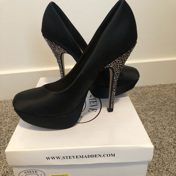 steve madden closed toe heels